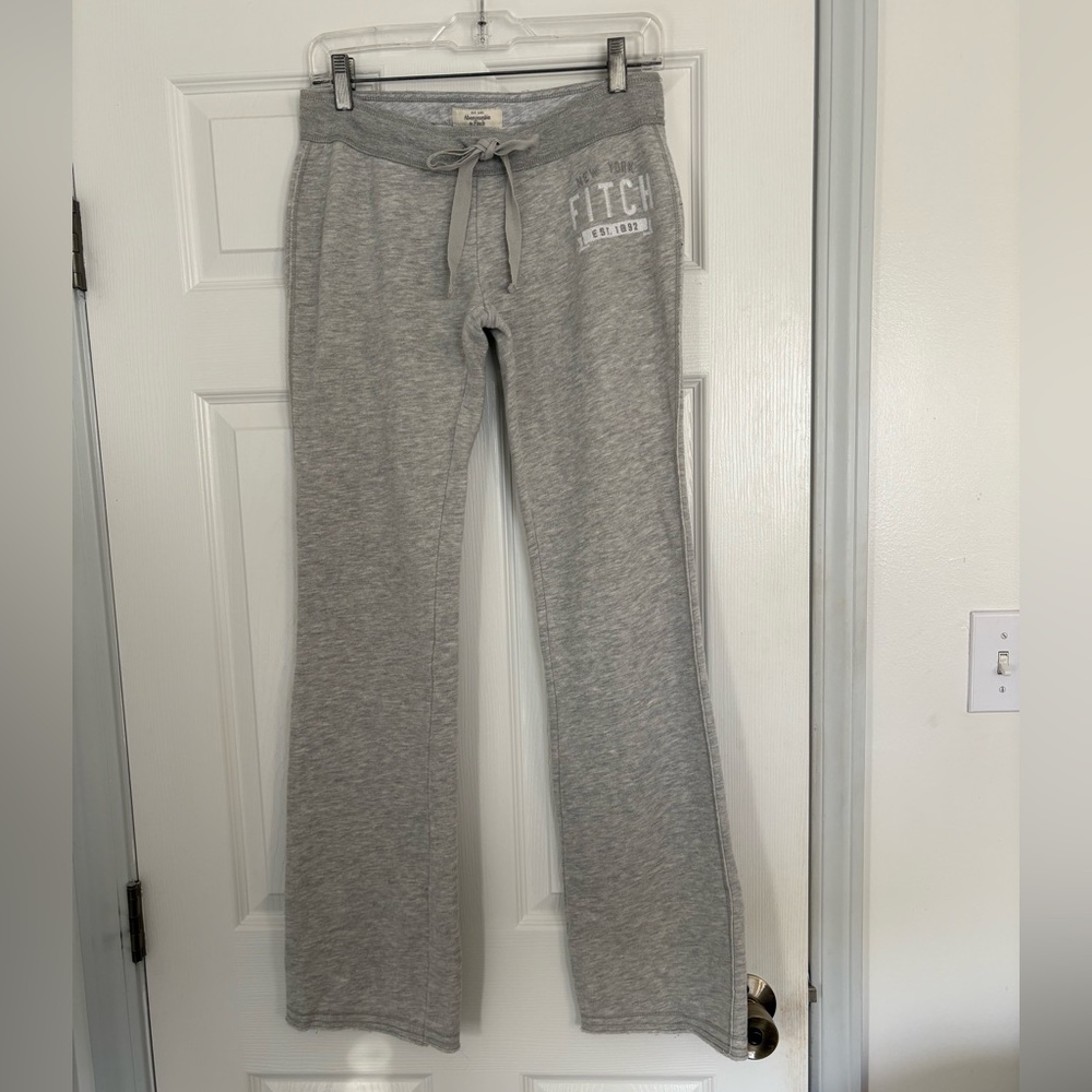 Y2K ABERCROMBIE AND FITCH FLARE SWEATPANTS GRAY GREY LOW RISE EMBROIDERED SMALL - Picture 1 of 8